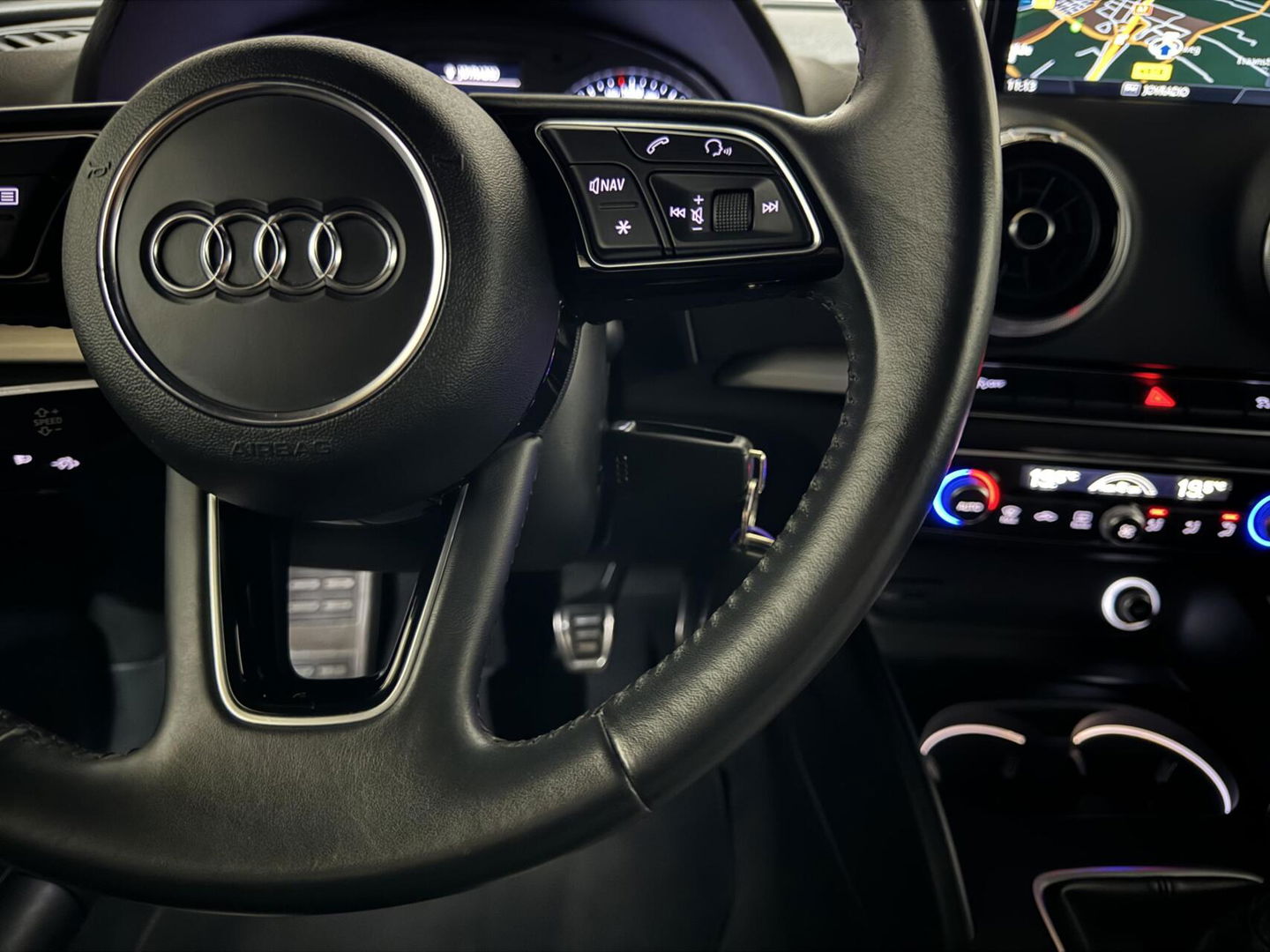 Audi A3 Limousine TFSI S-Line Black Edition Cruise CarPlay PDC
