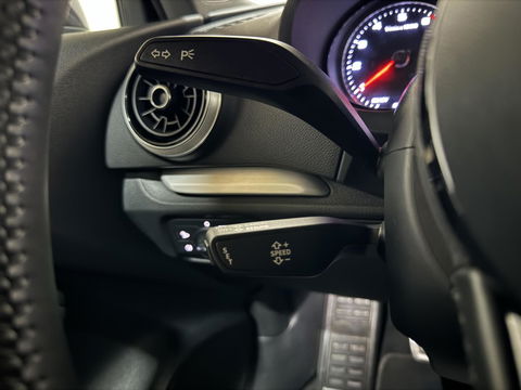 Audi A3 Limousine TFSI S-Line Black Edition Cruise CarPlay PDC