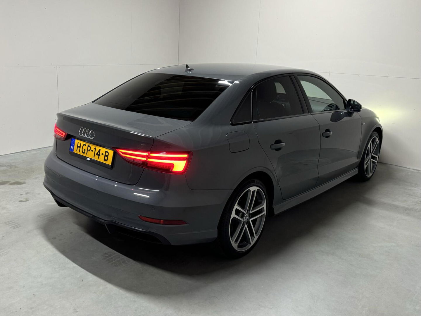 Audi A3 Limousine TFSI S-Line Black Edition Cruise CarPlay PDC