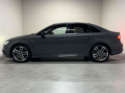 Audi A3 Limousine TFSI S-Line Black Edition Cruise CarPlay PDC