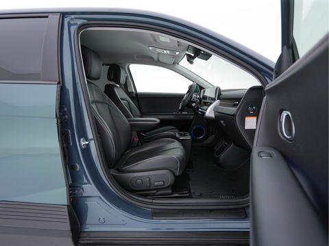 Hyundai IONIQ 5 Connect+ AWD 77.4 kWh [3-FASE] { SOH-} (INCL-BTW) Aut.* HEATPUMP | LUXURY-LEATHER | BOSE-AUDIO | FULL-LED | DIGI-COCKPIT | AMBIENT-LIGHT | DAB | SHIFT-PADDLES | HEAD-UP | NAVI-FULLMAP | KEYLESS | CAMERA | HEATED-COMFORTSEATS | ...