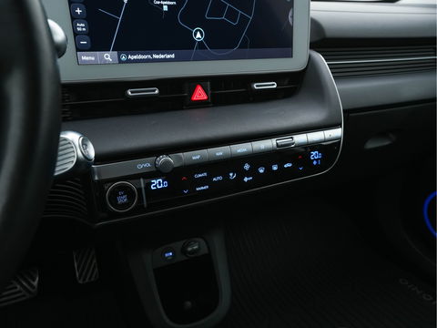 Hyundai IONIQ 5 Connect+ AWD 77.4 kWh [3-FASE] { SOH-} (INCL-BTW) Aut.* HEATPUMP | LUXURY-LEATHER | BOSE-AUDIO | FULL-LED | DIGI-COCKPIT | AMBIENT-LIGHT | DAB | SHIFT-PADDLES | HEAD-UP | NAVI-FULLMAP | KEYLESS | CAMERA | HEATED-COMFORTSEATS | ...