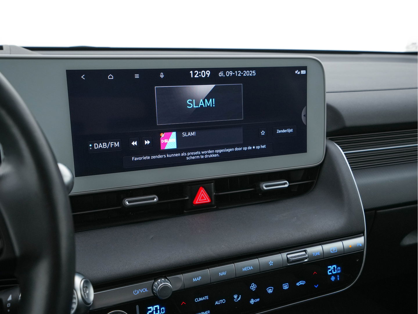 Hyundai IONIQ 5 Connect+ AWD 77.4 kWh [3-FASE] { SOH-92% } (INCL-BTW) Aut.* HEATPUMP | LEATHER | BOSE-AUDIO | FULL-LED | DIGI-COCKPIT | AMBIENT-LIGHT | DAB | SHIFT-PADDLES | HEAD-UP | NAVI-FULLMAP | KEYLESS | CAMERA | HEATED-COMFORTSEATS | ...