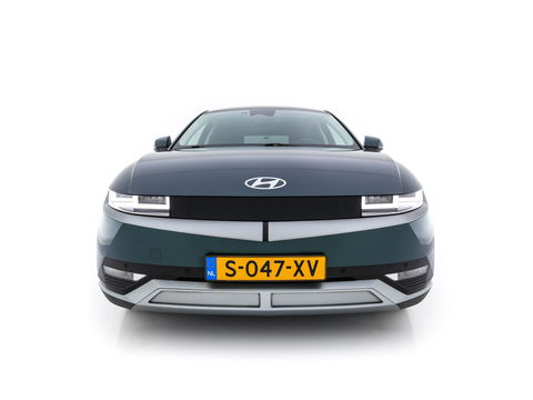 Hyundai IONIQ 5 Connect+ AWD 77.4 kWh [3-FASE] { SOH-} (INCL-BTW) Aut.* HEATPUMP | LUXURY-LEATHER | BOSE-AUDIO | FULL-LED | DIGI-COCKPIT | AMBIENT-LIGHT | DAB | SHIFT-PADDLES | HEAD-UP | NAVI-FULLMAP | KEYLESS | CAMERA | HEATED-COMFORTSEATS | ...