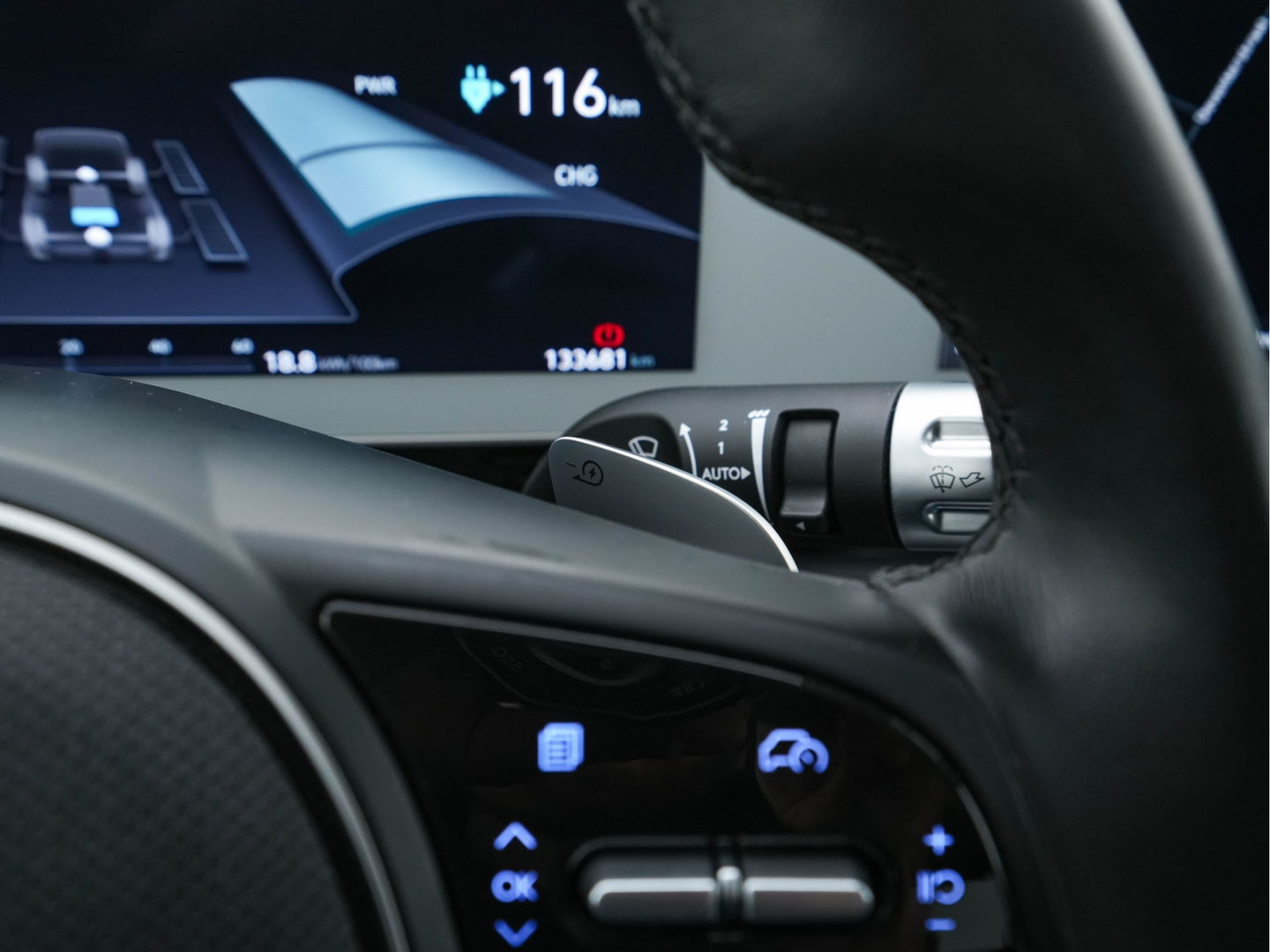 Hyundai IONIQ 5 Connect+ AWD 77.4 kWh [3-FASE] { SOH-} (INCL-BTW) Aut.* HEATPUMP | LUXURY-LEATHER | BOSE-AUDIO | FULL-LED | DIGI-COCKPIT | AMBIENT-LIGHT | DAB | SHIFT-PADDLES | HEAD-UP | NAVI-FULLMAP | KEYLESS | CAMERA | HEATED-COMFORTSEATS | ...