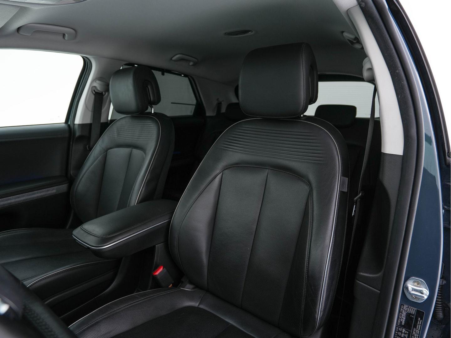 Hyundai IONIQ 5 Connect+ AWD 77.4 kWh [3-FASE] { SOH-92% } (INCL-BTW) Aut.* HEATPUMP | LEATHER | BOSE-AUDIO | FULL-LED | DIGI-COCKPIT | AMBIENT-LIGHT | DAB | SHIFT-PADDLES | HEAD-UP | NAVI-FULLMAP | KEYLESS | CAMERA | HEATED-COMFORTSEATS | ...