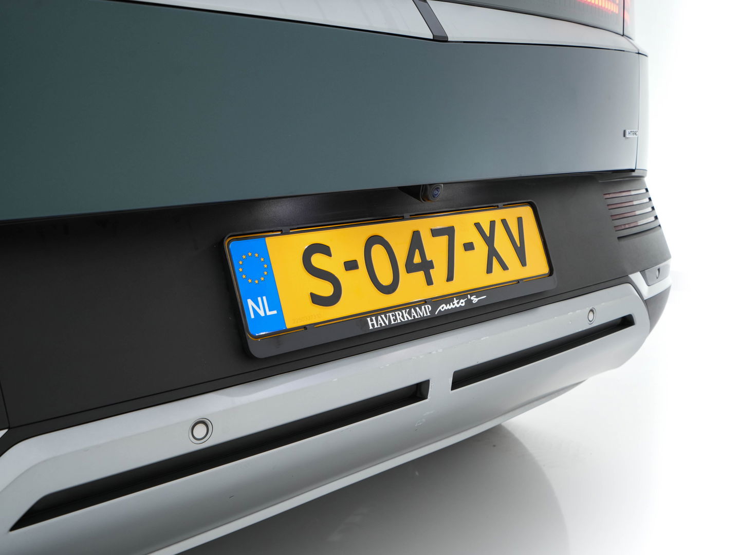 Hyundai IONIQ 5 Connect+ AWD 77.4 kWh [3-FASE] { SOH-92% } (INCL-BTW) Aut.* HEATPUMP | LEATHER | BOSE-AUDIO | FULL-LED | DIGI-COCKPIT | AMBIENT-LIGHT | DAB | SHIFT-PADDLES | HEAD-UP | NAVI-FULLMAP | KEYLESS | CAMERA | HEATED-COMFORTSEATS | ...