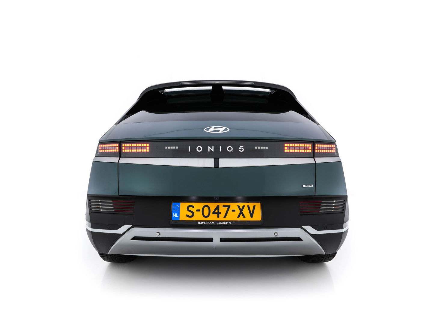 Hyundai IONIQ 5 Connect+ AWD 77.4 kWh [3-FASE] { SOH-} (INCL-BTW) Aut.* HEATPUMP | LUXURY-LEATHER | BOSE-AUDIO | FULL-LED | DIGI-COCKPIT | AMBIENT-LIGHT | DAB | SHIFT-PADDLES | HEAD-UP | NAVI-FULLMAP | KEYLESS | CAMERA | HEATED-COMFORTSEATS | ...