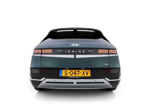 Hyundai IONIQ 5 Connect+ AWD 77.4 kWh [3-FASE] { SOH-} (INCL-BTW) Aut.* HEATPUMP | LUXURY-LEATHER | BOSE-AUDIO | FULL-LED | DIGI-COCKPIT | AMBIENT-LIGHT | DAB | SHIFT-PADDLES | HEAD-UP | NAVI-FULLMAP | KEYLESS | CAMERA | HEATED-COMFORTSEATS | ...