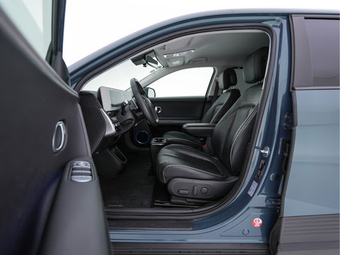 Hyundai IONIQ 5 Connect+ AWD 77.4 kWh [3-FASE] { SOH-} (INCL-BTW) Aut.* HEATPUMP | LUXURY-LEATHER | BOSE-AUDIO | FULL-LED | DIGI-COCKPIT | AMBIENT-LIGHT | DAB | SHIFT-PADDLES | HEAD-UP | NAVI-FULLMAP | KEYLESS | CAMERA | HEATED-COMFORTSEATS | ...