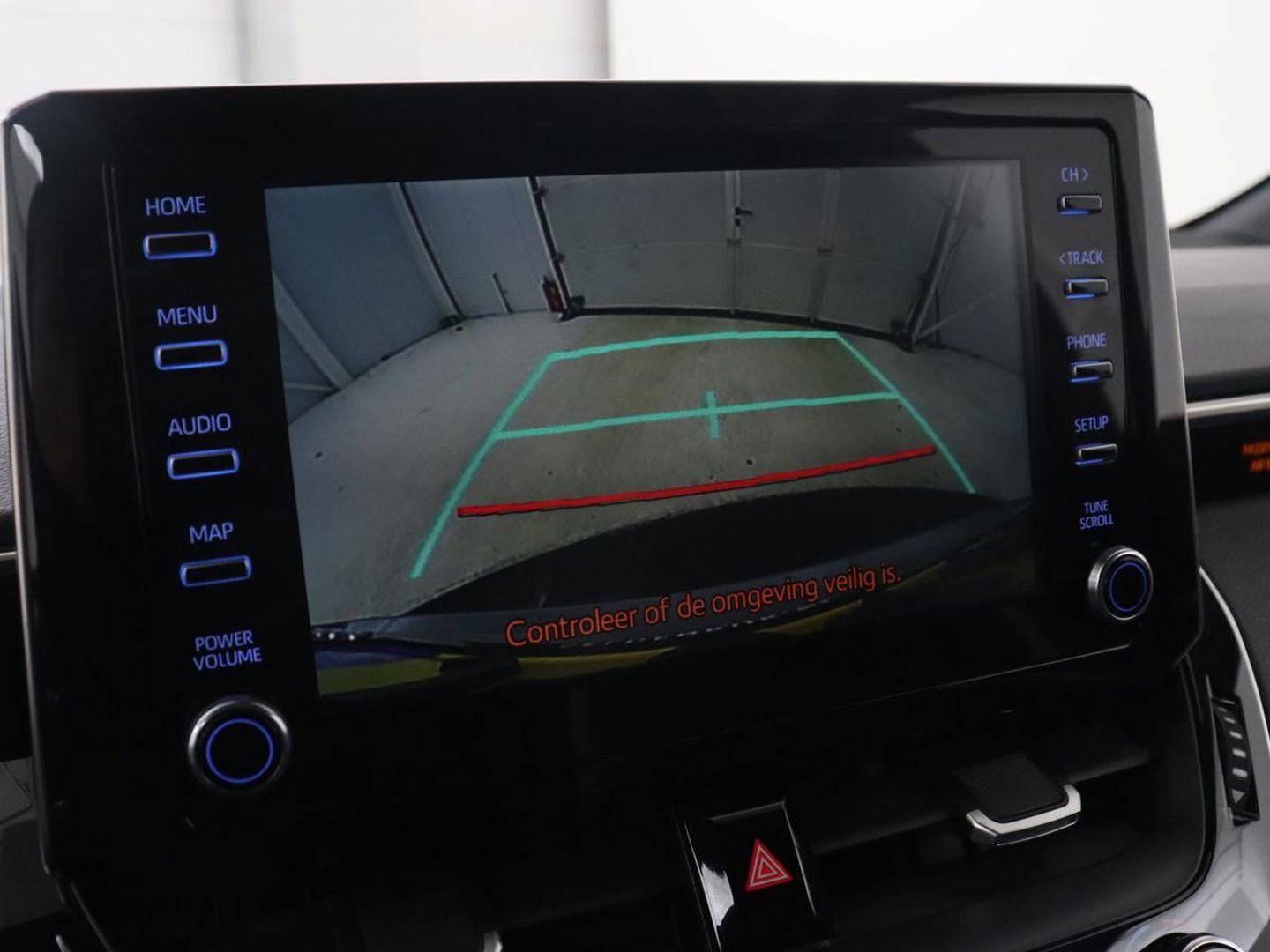 Toyota Corolla 1.8 Hybrid GR-Sport | Stoelverwarming | Carplay | Camera | Sportstoelen | Adaptive cruise | Keyless | Full LED | Park Assist | Climate control | DAB | Digital Cockpit | Getint glas