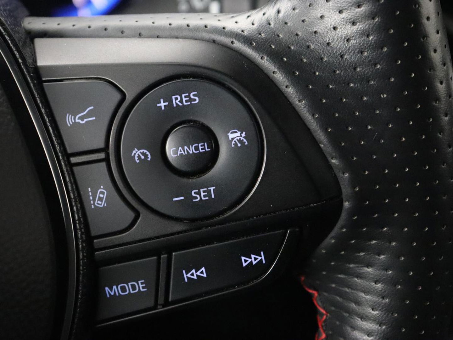 Toyota Corolla 1.8 Hybrid GR-Sport | Stoelverwarming | Carplay | Camera | Sportstoelen | Adaptive cruise | Keyless | Full LED | Park Assist | Climate control | DAB | Digital Cockpit | Getint glas