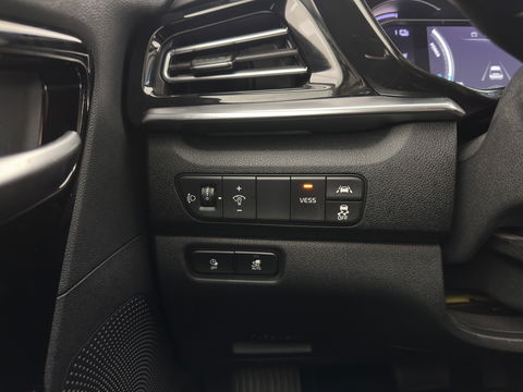 Kia e-Niro DynamicLine 64 kWh {SOH- 100%} (INCL. BTW) AUT.* HEATPUMP | LEATHER | FULL-LED | NAVI-FULLMAP | ADAPTIVE-CRUISE | CAMERA | KEYLESS | AMBIENT-LIGHT | 17'' ALU.