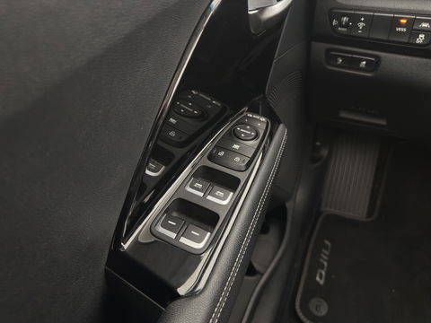 Kia e-Niro DynamicLine 64 kWh {SOH- 100%} (INCL. BTW) AUT.* HEATPUMP | LEATHER | FULL-LED | NAVI-FULLMAP | ADAPTIVE-CRUISE | CAMERA | KEYLESS | AMBIENT-LIGHT | 17'' ALU.