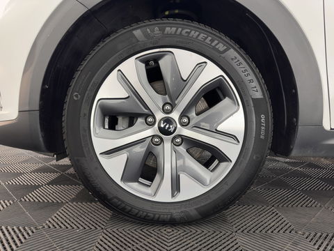 Kia e-Niro DynamicLine 64 kWh {SOH- 100%} (INCL. BTW) AUT.* HEATPUMP | LEATHER | FULL-LED | NAVI-FULLMAP | ADAPTIVE-CRUISE | CAMERA | KEYLESS | AMBIENT-LIGHT | 17'' ALU.