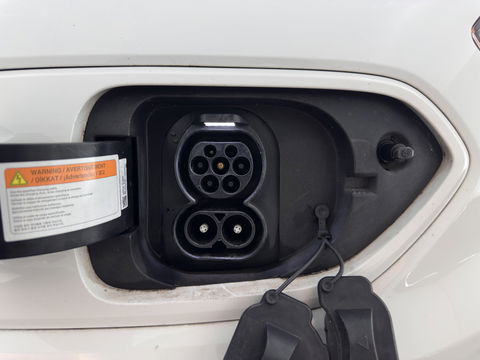 Kia e-Niro DynamicLine 64 kWh {SOH- 100%} (INCL. BTW) AUT.* HEATPUMP | LEATHER | FULL-LED | NAVI-FULLMAP | ADAPTIVE-CRUISE | CAMERA | KEYLESS | AMBIENT-LIGHT | 17'' ALU.