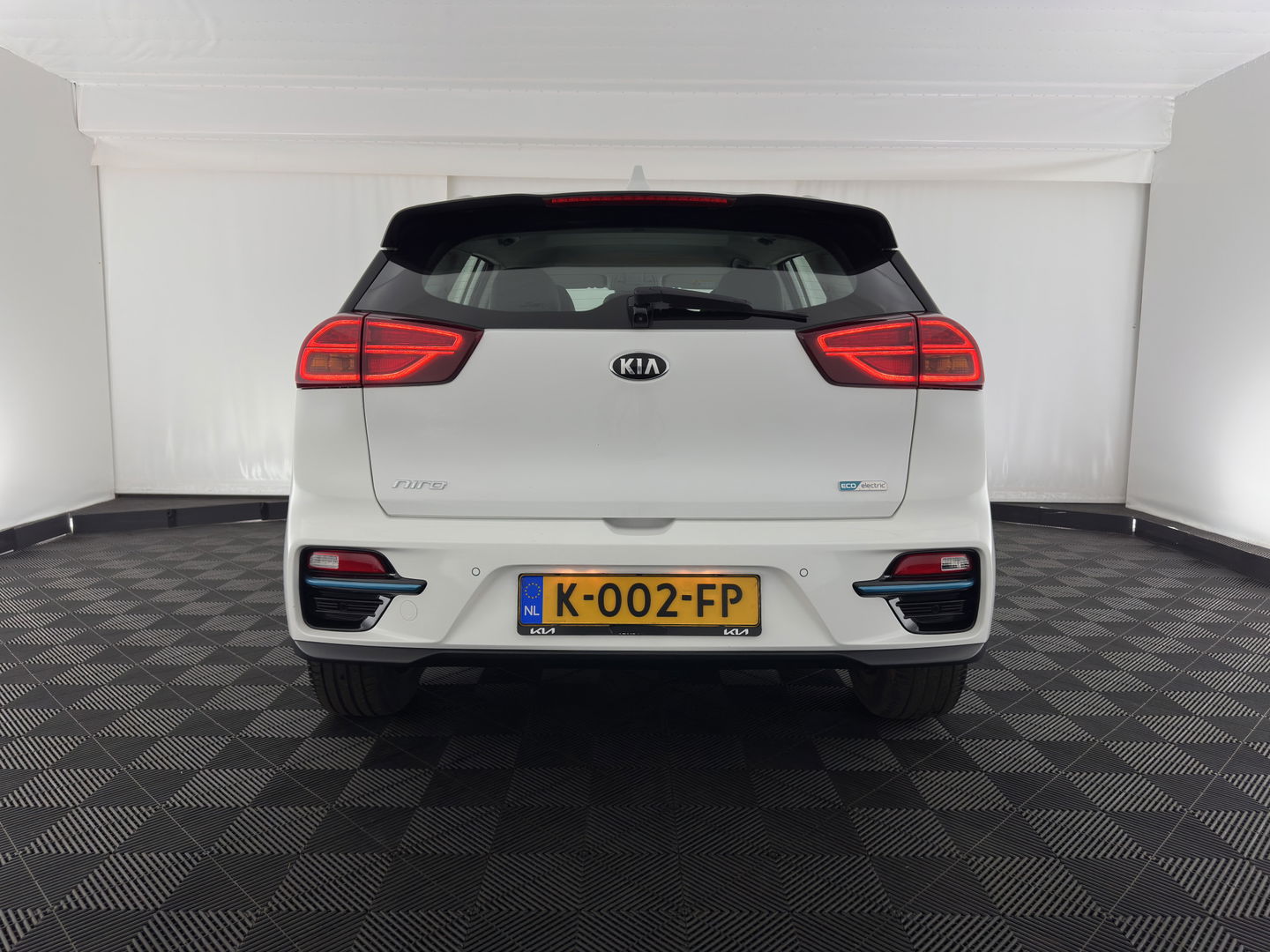 Kia e-Niro DynamicLine 64 kWh {SOH- 100%} (INCL. BTW) AUT.* HEATPUMP | LEATHER | FULL-LED | NAVI-FULLMAP | ADAPTIVE-CRUISE | CAMERA | KEYLESS | AMBIENT-LIGHT | 17'' ALU.