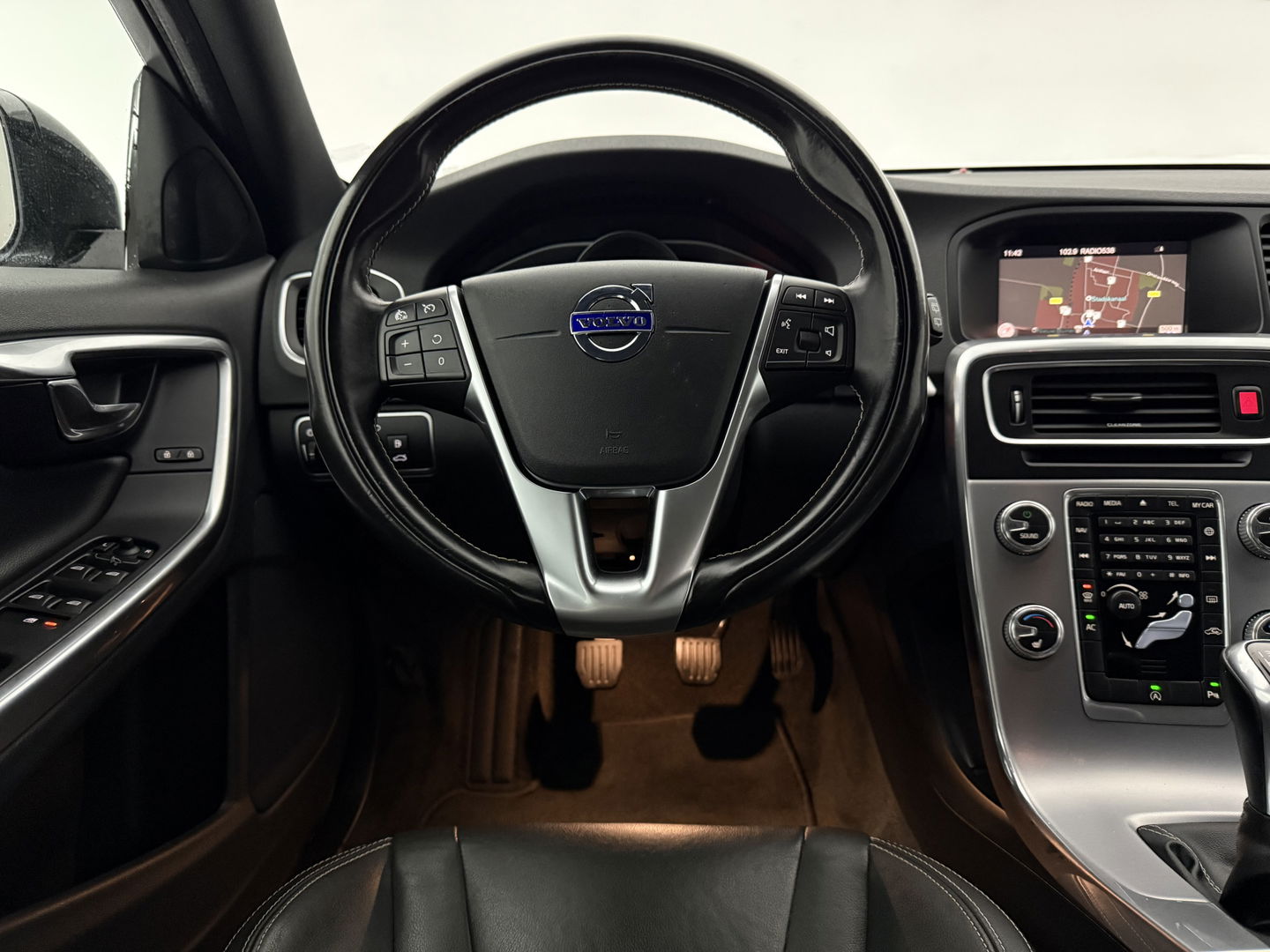 Volvo V60 2.0 D2 Momentum | Virtual | Cruise | Navi | Stoelverw. | Trekh. | Leder | Parkeersens. | NAP