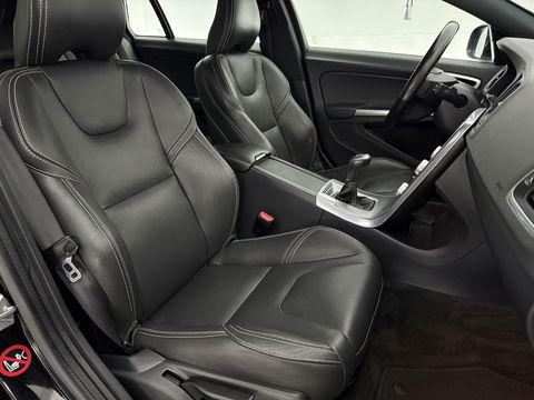 Volvo V60 2.0 D2 Momentum | Virtual | Cruise | Navi | Stoelverw. | Trekh. | Leder | Parkeersens. | NAP