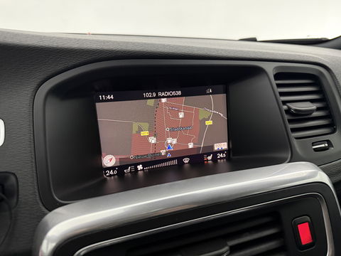 Volvo V60 2.0 D2 Momentum | Virtual | Cruise | Navi | Stoelverw. | Trekh. | Leder | Parkeersens. | NAP