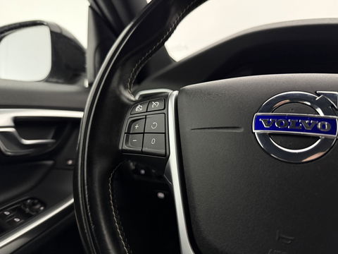 Volvo V60 2.0 D2 Momentum | Virtual | Cruise | Navi | Stoelverw. | Trekh. | Leder | Parkeersens. | NAP