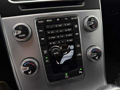 Volvo V60 2.0 D2 Momentum | Virtual | Cruise | Navi | Stoelverw. | Trekh. | Leder | Parkeersens. | NAP