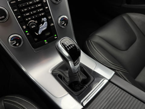 Volvo V60 2.0 D2 Momentum | Virtual | Cruise | Navi | Stoelverw. | Trekh. | Leder | Parkeersens. | NAP