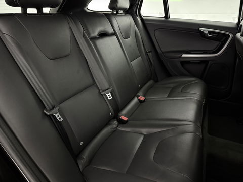 Volvo V60 2.0 D2 Momentum | Virtual | Cruise | Navi | Stoelverw. | Trekh. | Leder | Parkeersens. | NAP