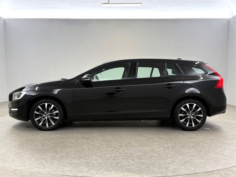 Volvo V60 2.0 D2 Momentum | Virtual | Cruise | Navi | Stoelverw. | Trekh. | Leder | Parkeersens. | NAP