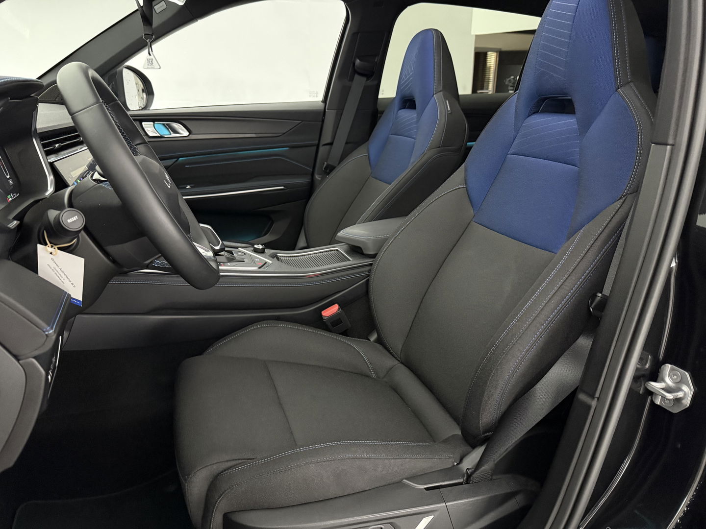 Lynk Co 01 1.5 | Nardo Grey | Pano | 360° | Memory | Sfeerverl. | Carplay | Virtual | Keyless | NAP