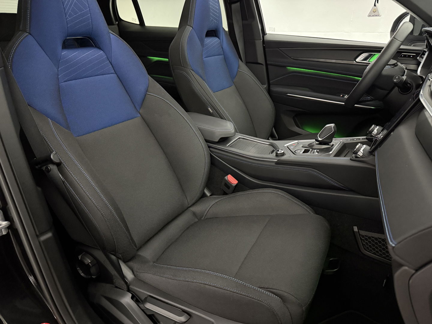 Lynk Co 01 1.5 | Nardo Grey | Pano | 360° | Memory | Sfeerverl. | Carplay | Virtual | Keyless | NAP