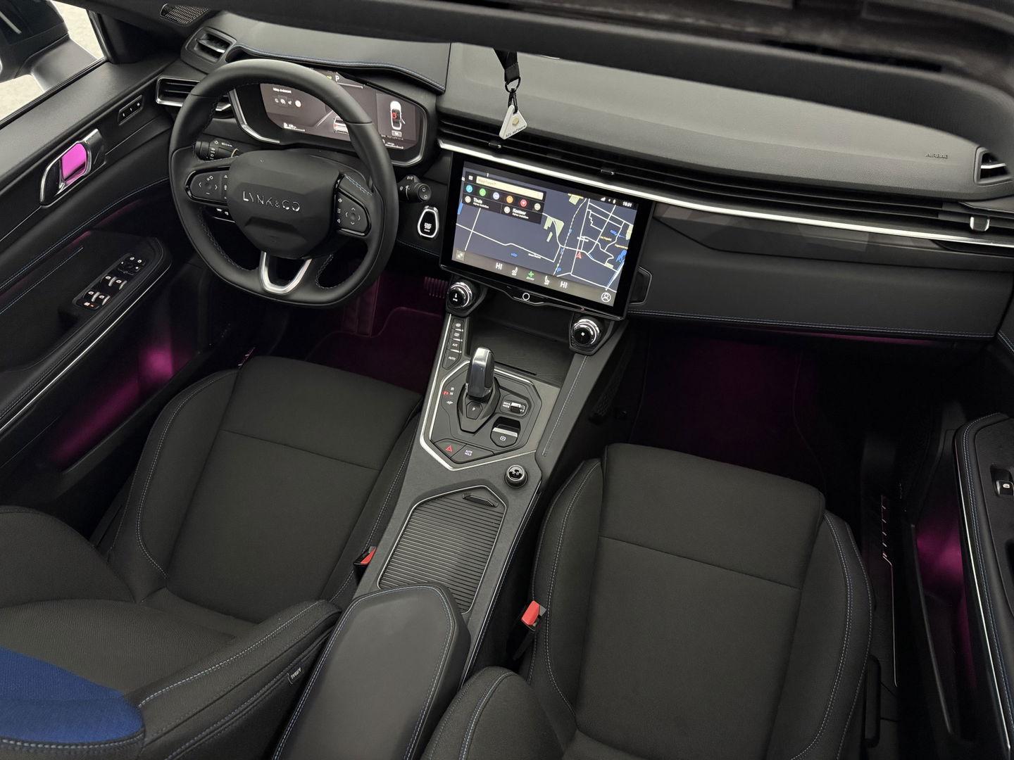 Lynk Co 01 1.5 | Nardo Grey | Pano | 360° | Memory | Sfeerverl. | Carplay | Virtual | Keyless | NAP