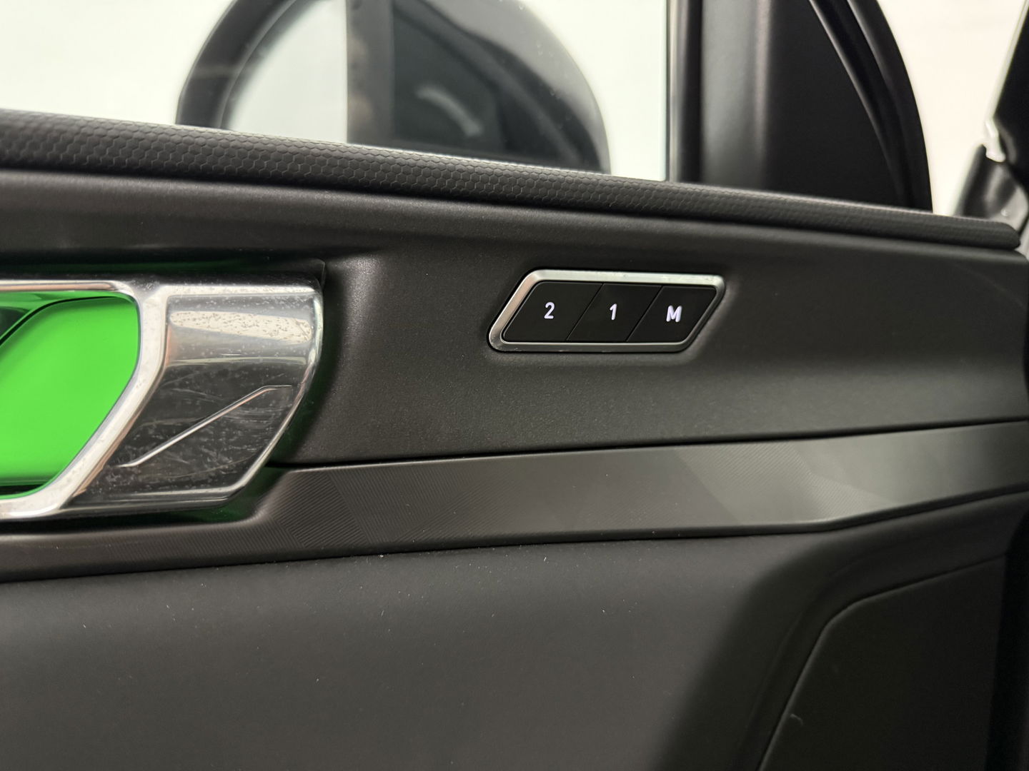 Lynk Co 01 1.5 | Nardo Grey | Pano | 360° | Memory | Sfeerverl. | Carplay | Virtual | Keyless | NAP