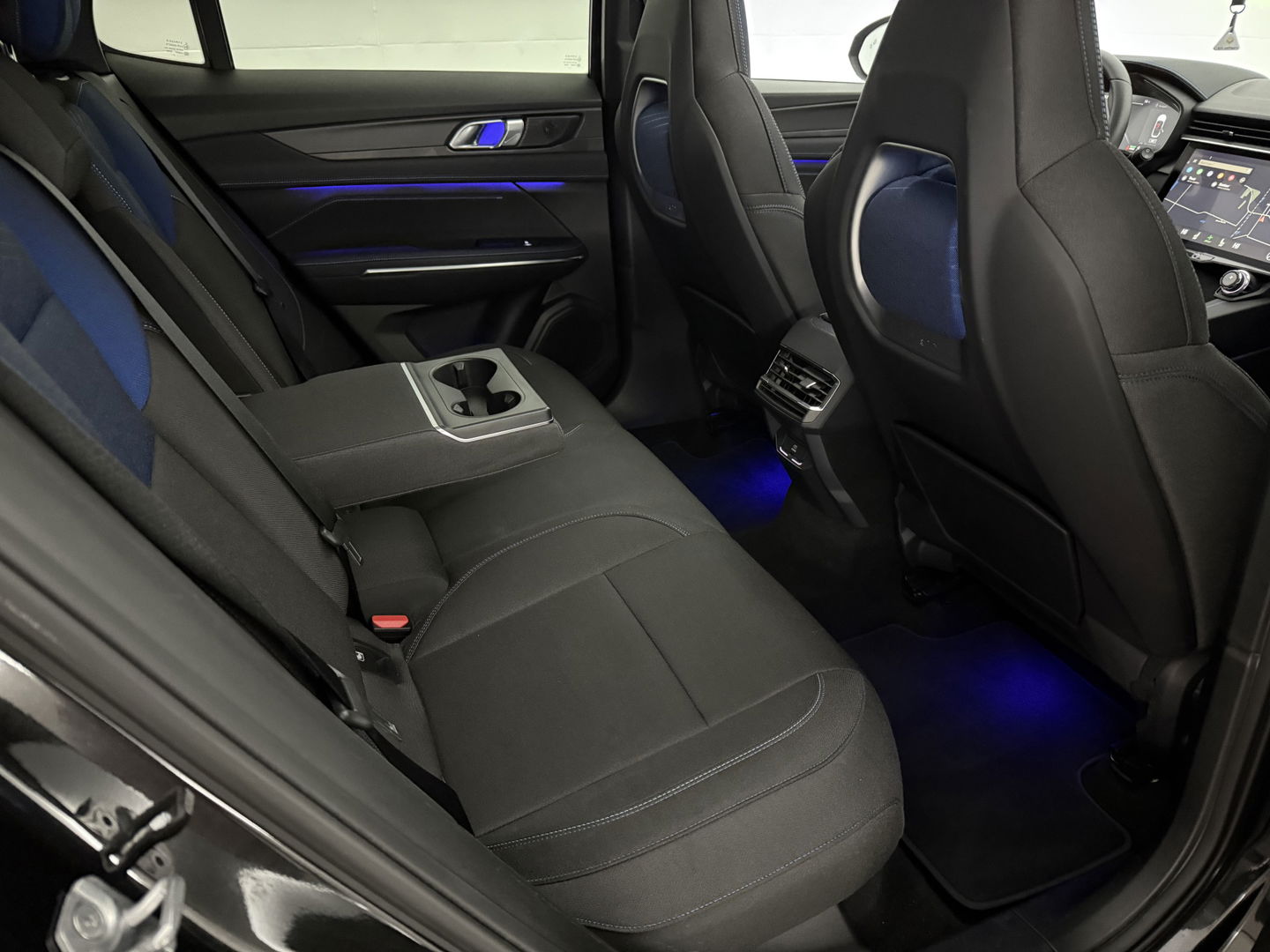 Lynk Co 01 1.5 | Nardo Grey | Pano | 360° | Memory | Sfeerverl. | Carplay | Virtual | Keyless | NAP