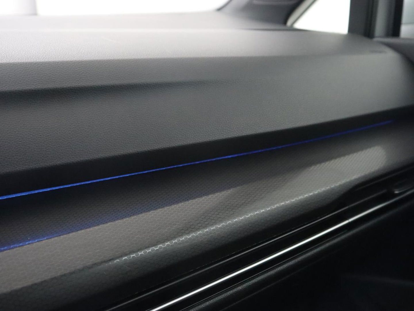 Volkswagen Golf 1.4 eHybrid GTE | Stoelverarming | Trekhaak | Carplay | Adaptive cruise | 18'' | Sportstoelen | Navigatie | Sfeerverlichting | Climate control | Parkeerhulp | PHEV | Plug In