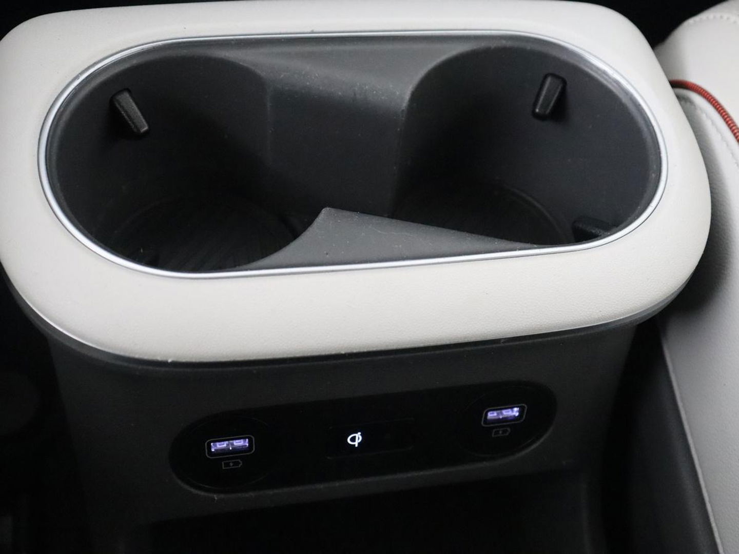 Hyundai IONIQ 5 Lounge 73kWh | Panoramadak | Stoelventilatie | Leder | Head-Up | Warmtepomp | 360 Camera | Achterbankverwarming | Adaptive cruise | Navigatie | Full LED | Carplay