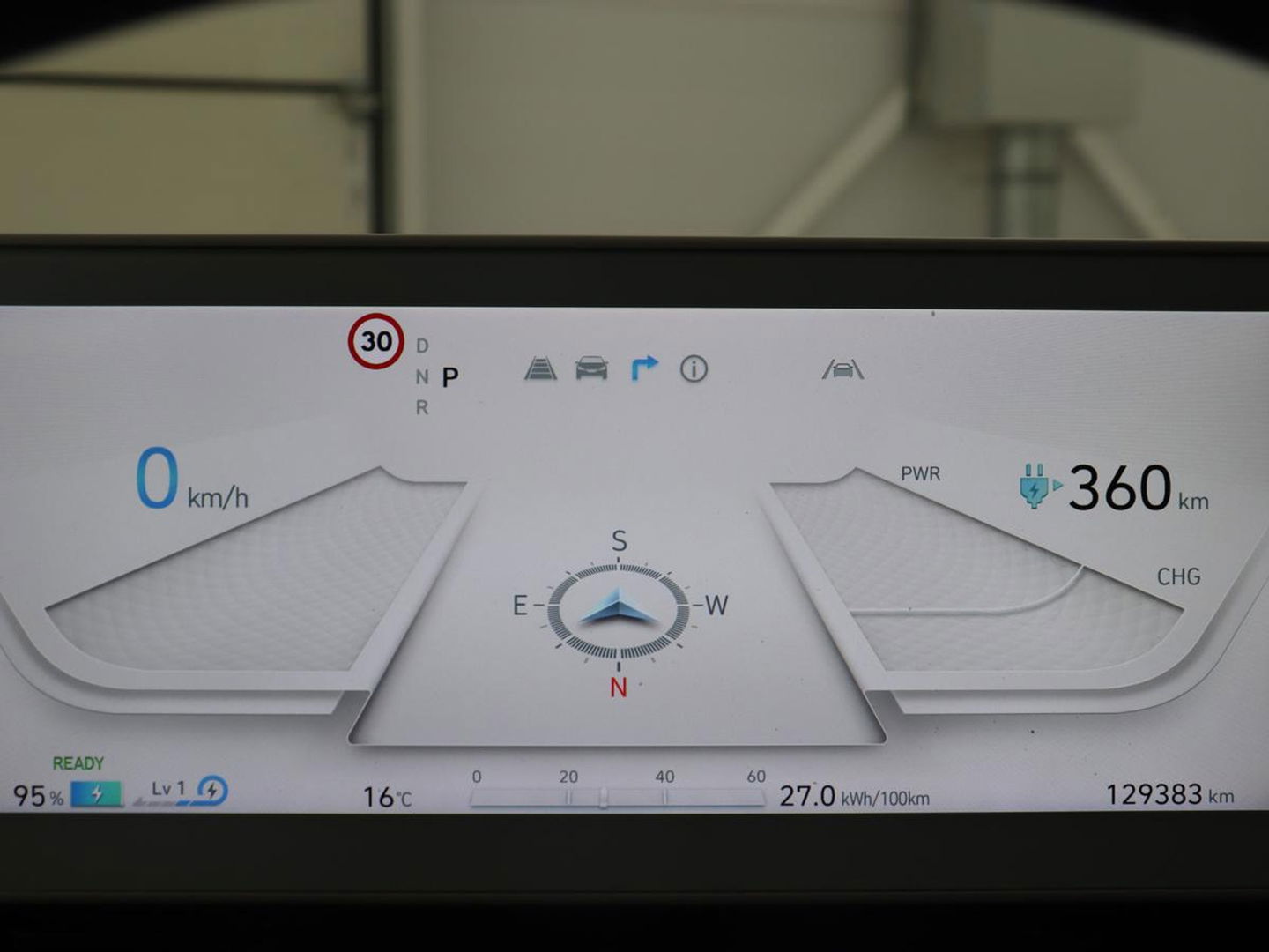 Hyundai IONIQ 5 Lounge 73kWh | Panoramadak | Stoelventilatie | Leder | Head-Up | Warmtepomp | 360 Camera | Achterbankverwarming | Adaptive cruise | Navigatie | Full LED | Carplay