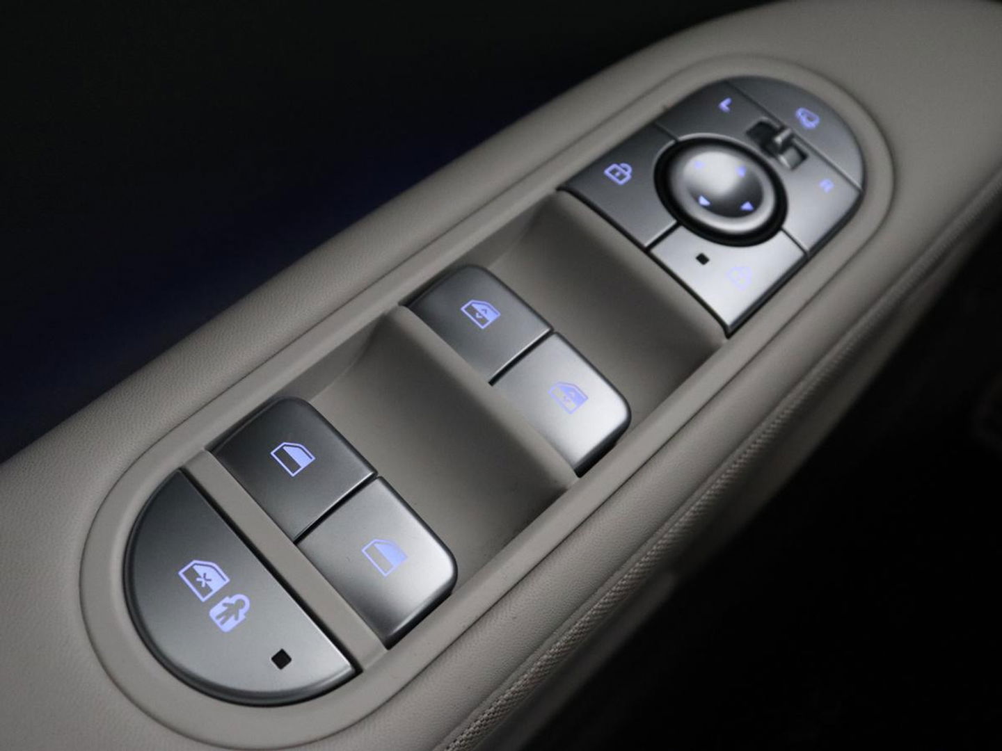 Hyundai IONIQ 5 Lounge 73kWh | Panoramadak | Stoelventilatie | Leder | Head-Up | Warmtepomp | 360 Camera | Achterbankverwarming | Adaptive cruise | Navigatie | Full LED | Carplay