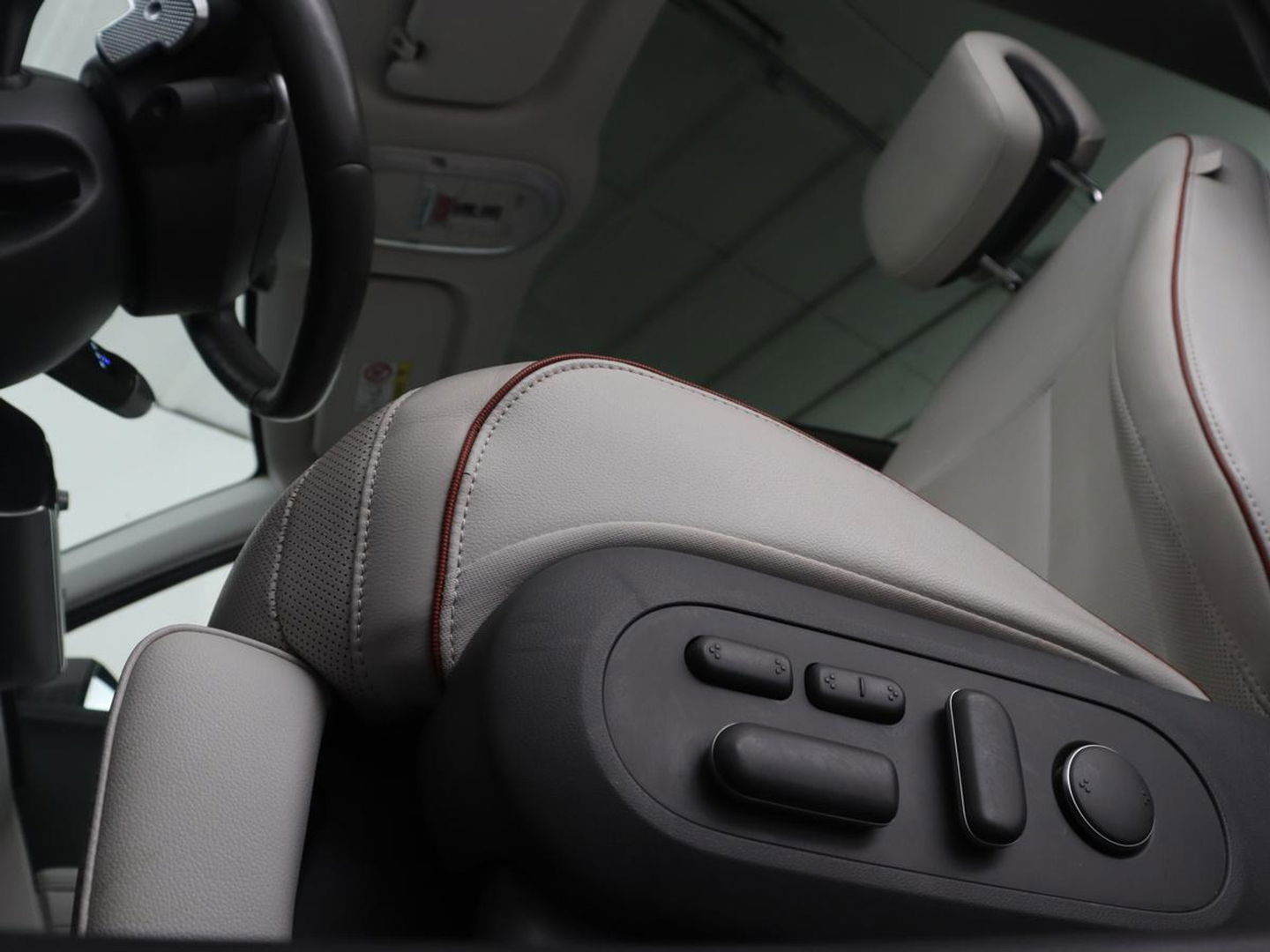 Hyundai IONIQ 5 Lounge 73kWh | Panoramadak | Stoelventilatie | Leder | Head-Up | Warmtepomp | 360 Camera | Achterbankverwarming | Adaptive cruise | Navigatie | Full LED | Carplay