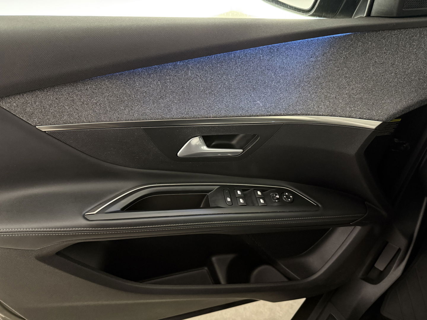 Peugeot 5008 1.2 PureTech 7p. | Pano | Sfeer | Memory | Adap. Cruise | Keyless | Virtual | Clima | Carplay | Camera | Trekh.