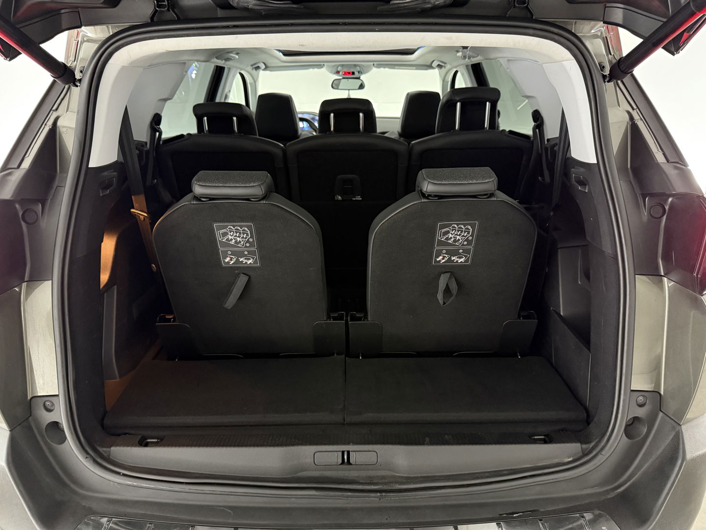 Peugeot 5008 1.2 PureTech 7p. | Pano | Sfeer | Memory | Adap. Cruise | Keyless | Virtual | Clima | Carplay | Camera | Trekh.