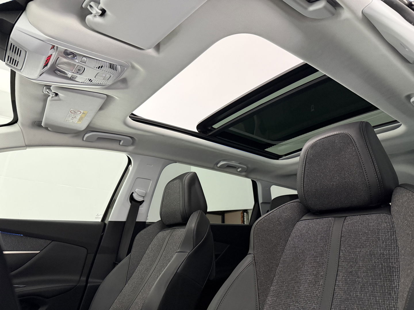 Peugeot 5008 1.2 PureTech 7p. | Pano | Sfeer | Memory | Adap. Cruise | Keyless | Virtual | Clima | Carplay | Camera | Trekh.