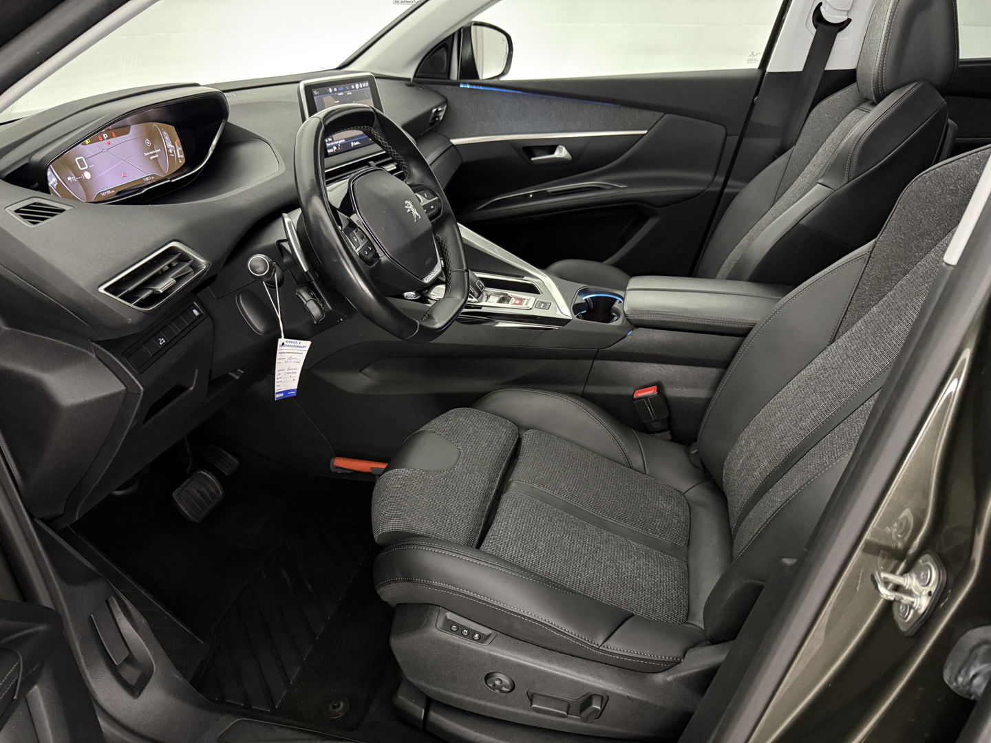 Peugeot 5008 1.2 PureTech 7p. | Pano | Sfeer | Memory | Adap. Cruise | Keyless | Virtual | Clima | Carplay | Camera | Trekh.