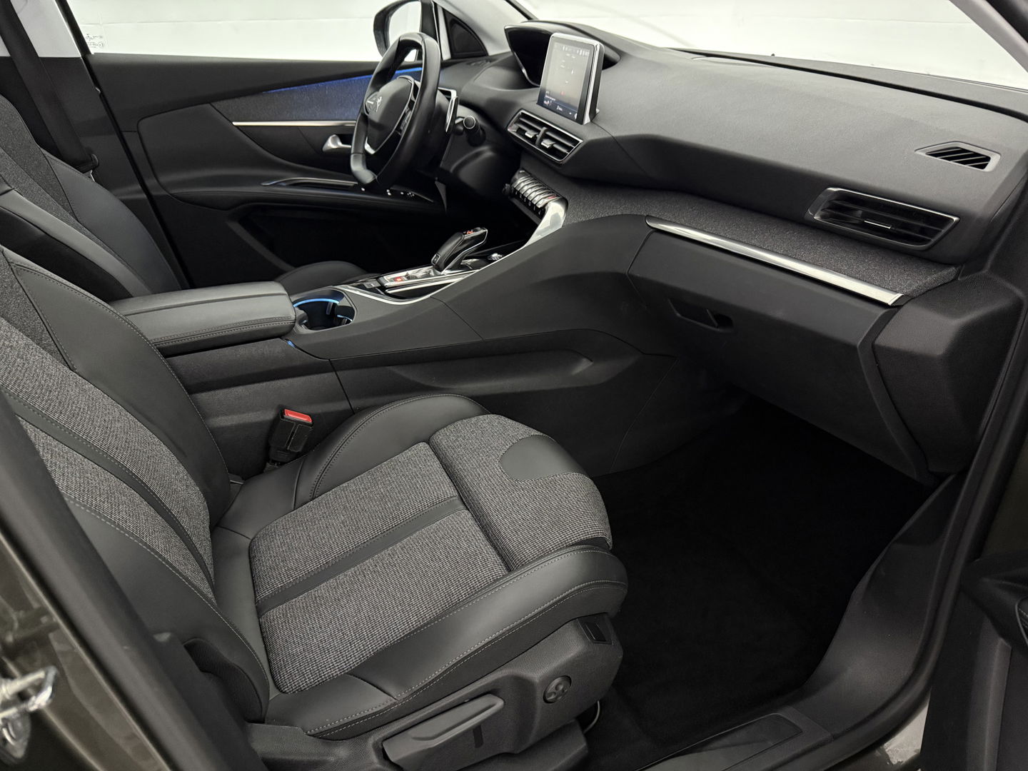 Peugeot 5008 1.2 PureTech 7p. | Pano | Sfeer | Memory | Adap. Cruise | Keyless | Virtual | Clima | Carplay | Camera | Trekh.