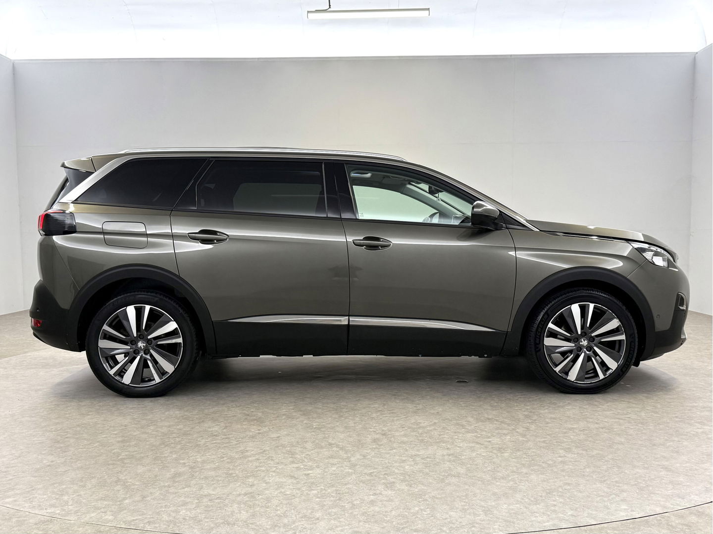 Peugeot 5008 1.2 PureTech 7p. | Pano | Sfeer | Memory | Adap. Cruise | Keyless | Virtual | Clima | Carplay | Camera | Trekh.