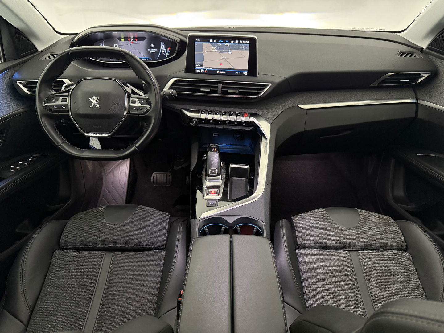 Peugeot 5008 1.2 PureTech 7p. | Pano | Sfeer | Memory | Adap. Cruise | Keyless | Virtual | Clima | Carplay | Camera | Trekh.