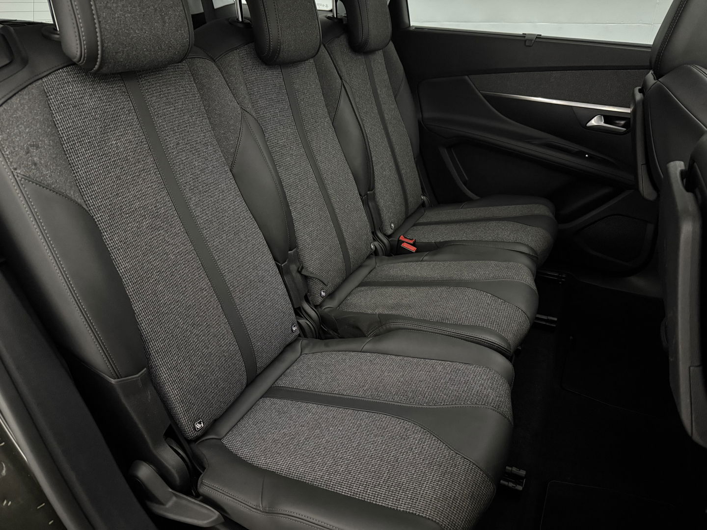 Peugeot 5008 1.2 PureTech 7p. | Pano | Sfeer | Memory | Adap. Cruise | Keyless | Virtual | Clima | Carplay | Camera | Trekh.