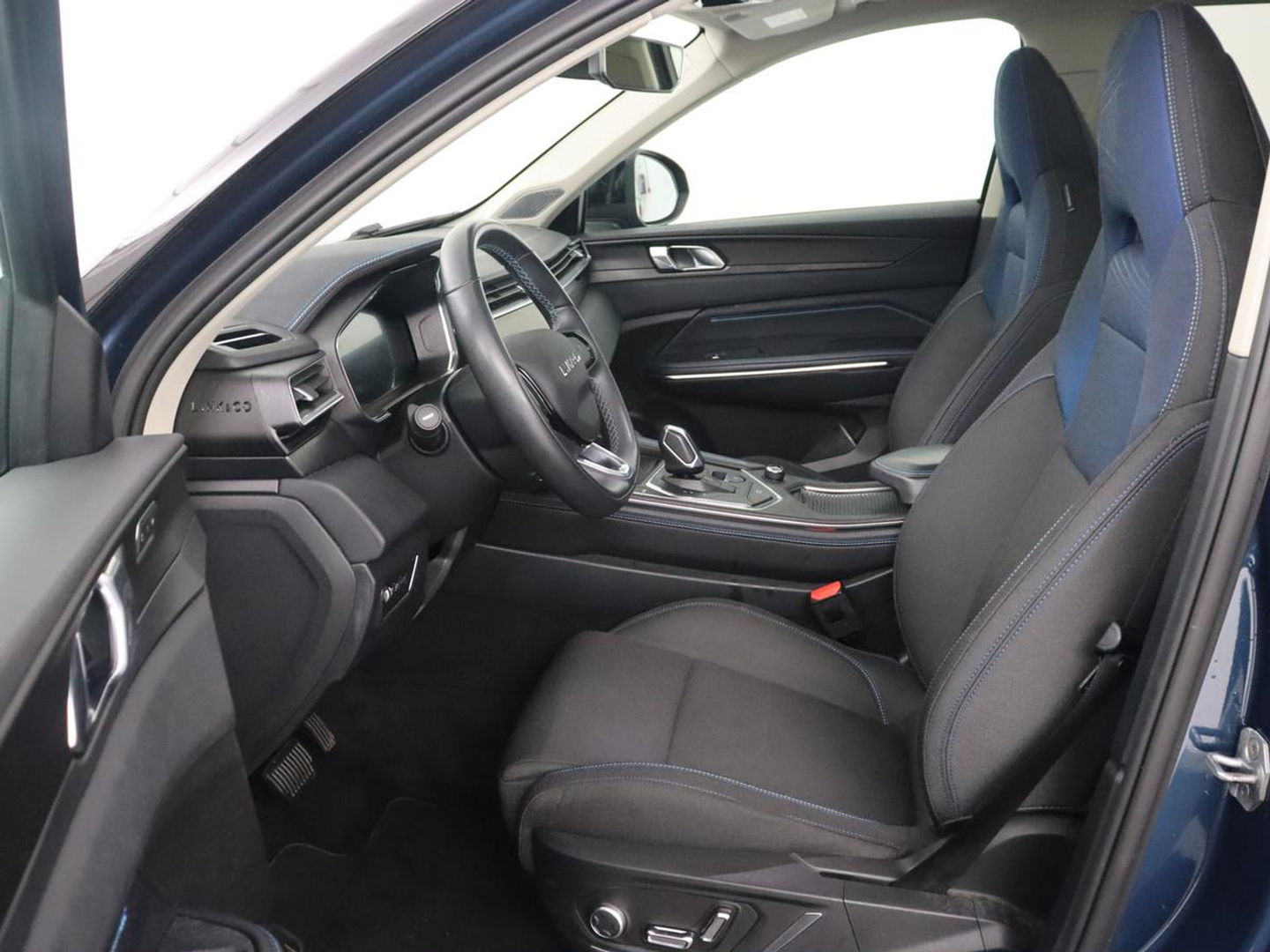 Lynk & Co 01 1.5 Plug In | Panoramadak | Trekhaak | Infinity by Harman | Camera | Adaptive cruise | Stoelverwarming | Carplay | Memory | Full LED | PHEV