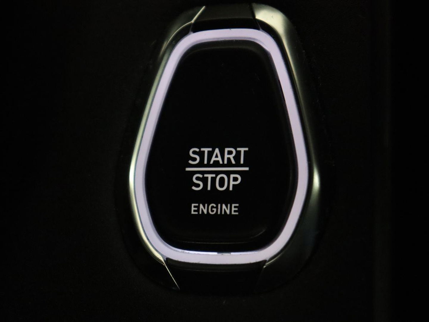 Lynk & Co 01 1.5 Plug In | Panoramadak | Trekhaak | Infinity by Harman | Camera | Adaptive cruise | Stoelverwarming | Carplay | Memory | Full LED | PHEV