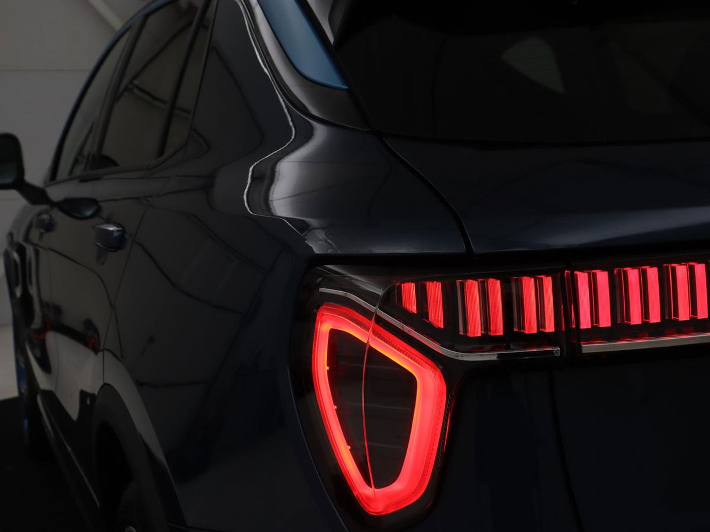 Lynk & Co 01 1.5 Plug In | Panoramadak | Trekhaak | Infinity by Harman | Camera | Adaptive cruise | Stoelverwarming | Carplay | Memory | Full LED | PHEV